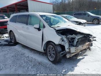  Salvage Toyota Sienna