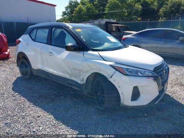  Salvage Nissan Kicks