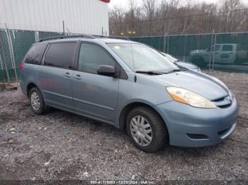  Salvage Toyota Sienna