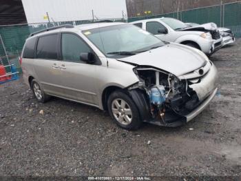  Salvage Toyota Sienna