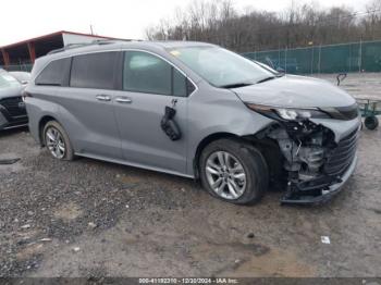  Salvage Toyota Sienna