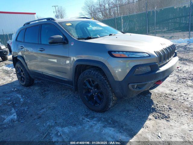  Salvage Jeep Cherokee