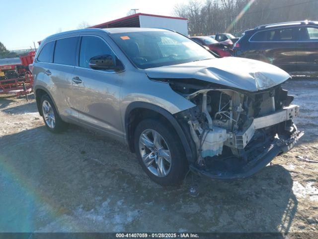  Salvage Toyota Highlander