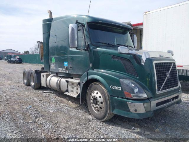  Salvage Volvo Vn