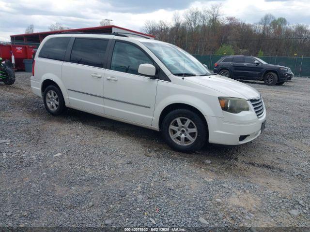  Salvage Chrysler Town & Country