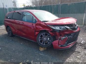  Salvage Toyota Sienna