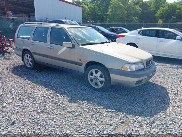  Salvage Volvo V70