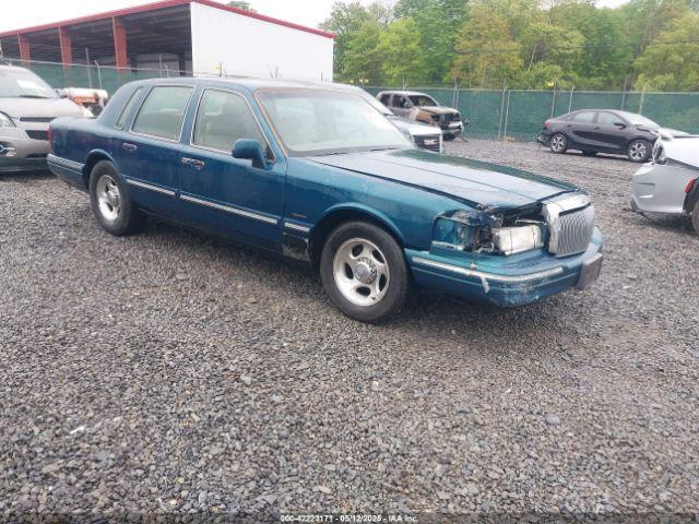  Salvage Lincoln Towncar