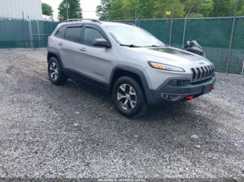  Salvage Jeep Cherokee