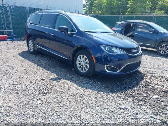  Salvage Chrysler Pacifica