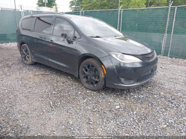  Salvage Chrysler Pacifica