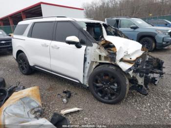  Salvage Kia Carnival