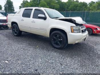  Salvage Chevrolet Avalanche 1500