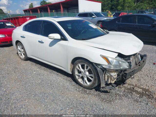  Salvage Nissan Maxima