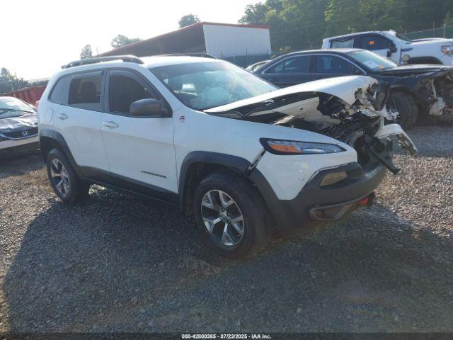  Salvage Jeep Cherokee