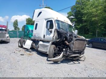  Salvage Freightliner Cascadia 125