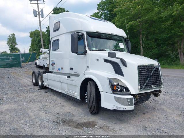  Salvage Volvo Vn