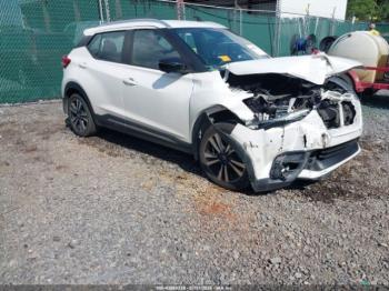  Salvage Nissan Kicks