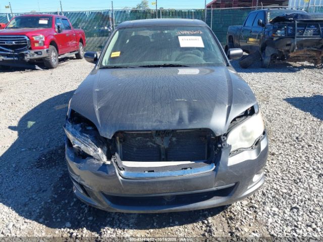 Subaru Legacy 2.5i Image 4