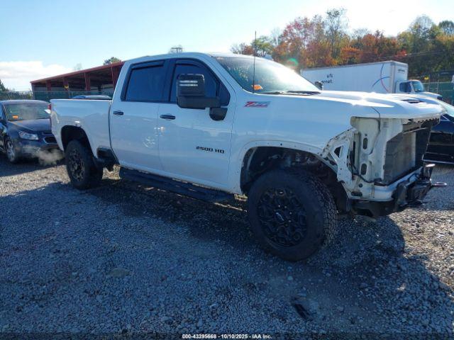  Salvage Chevrolet Silverado 2500