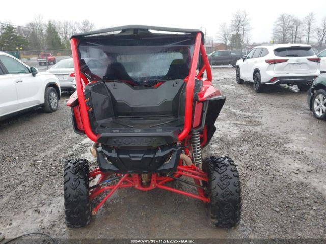 Honda Sxs1000 S2r Image 16