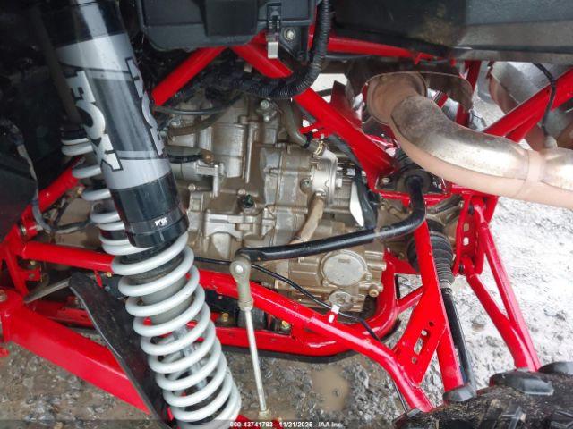 Honda Sxs1000 S2r Image 11