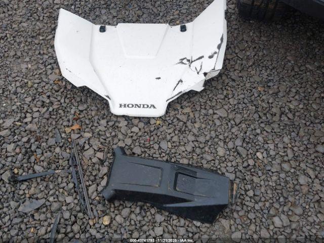 Honda Sxs1000 S2r Image 9