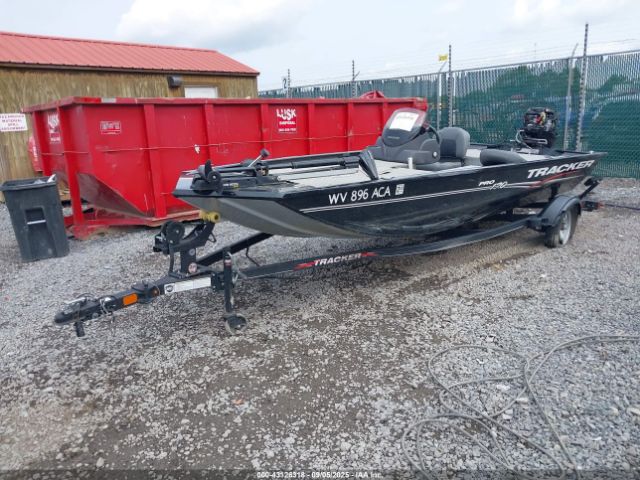 Tracker Marine Pro 170 Image 2