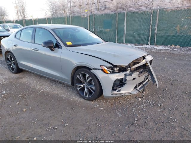 Volvo S60 B5 Plus Dark Theme Image 1