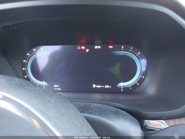 Volvo S60 B5 Plus Dark Theme Image 4