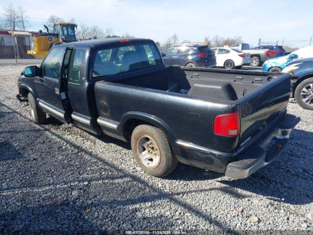 Chevrolet S-10 Ls Image 12