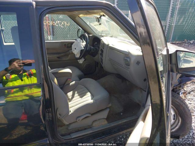 Chevrolet S-10 Ls Image 10