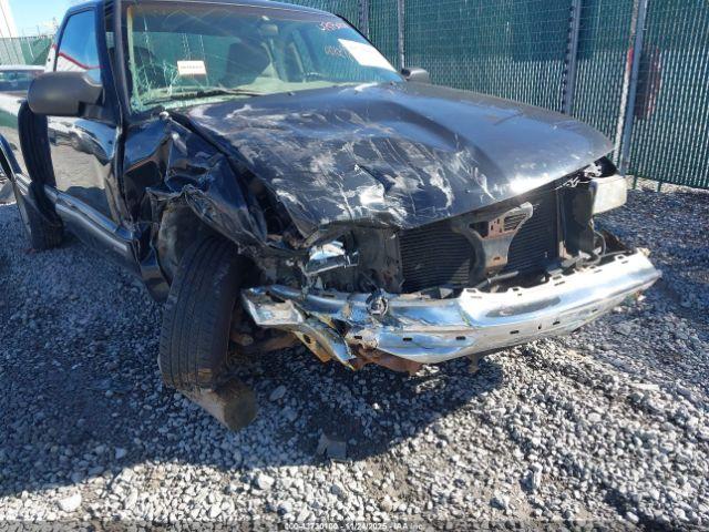 Chevrolet S-10 Ls Image 6