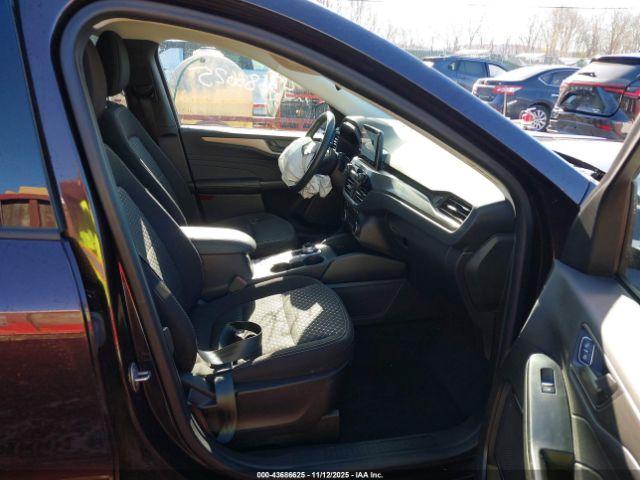 Ford Escape Active Image 17