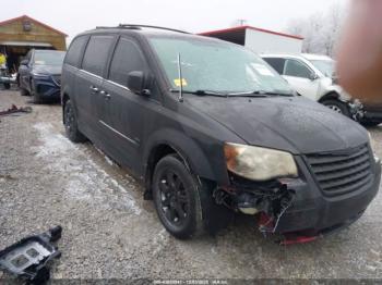  Salvage Chrysler Town & Country