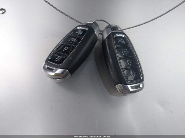 Hyundai SANTA FE Limited Image 2