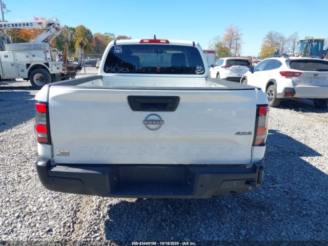 Nissan Frontier King Cab S 4x4 Image 16