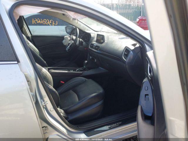 Mazda Mazda3 Grand Touring Image 5