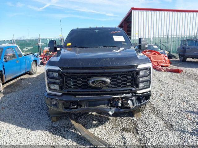 Ford F-350 Lariat Image 13