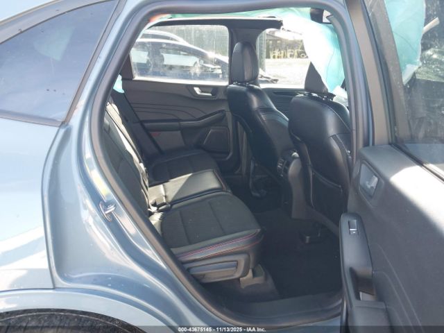 Ford Escape St-line Select Image 15