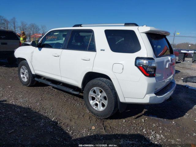 Toyota 4Runner Sr5 Premium Image 5