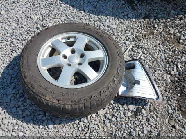 Jeep Grand Cherokee Laredo Image 12