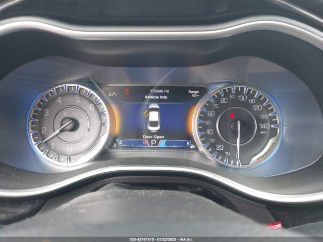 Chrysler 200 C Image 7