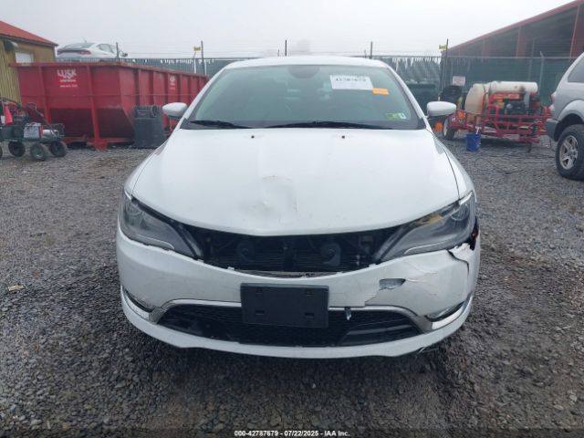 Chrysler 200 C Image 11