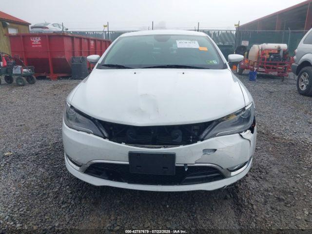 Chrysler 200 C Image 11