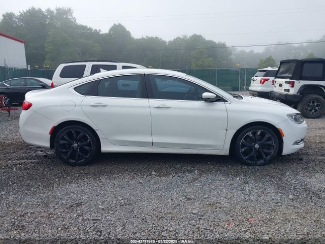 Chrysler 200 C Image 18