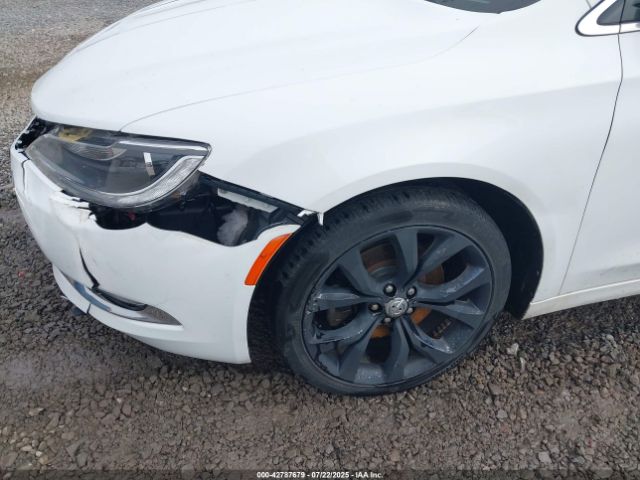 Chrysler 200 C Image 16
