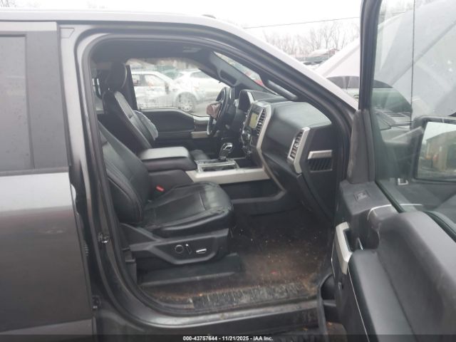 Ford F-150 Lariat Image 15