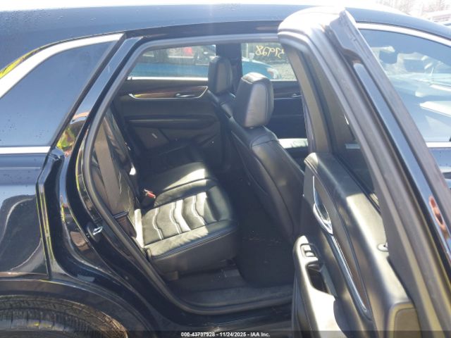 Cadillac XT5 Platinum Image 4