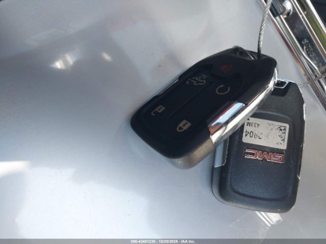 GMC Sierra 2500 Image 3